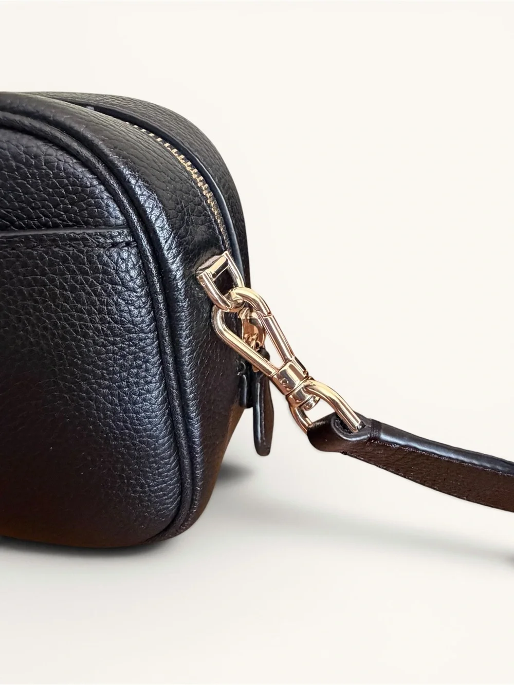 kate spade Black Pebbled Leather Camera Infinite Bag with Gold Hardware